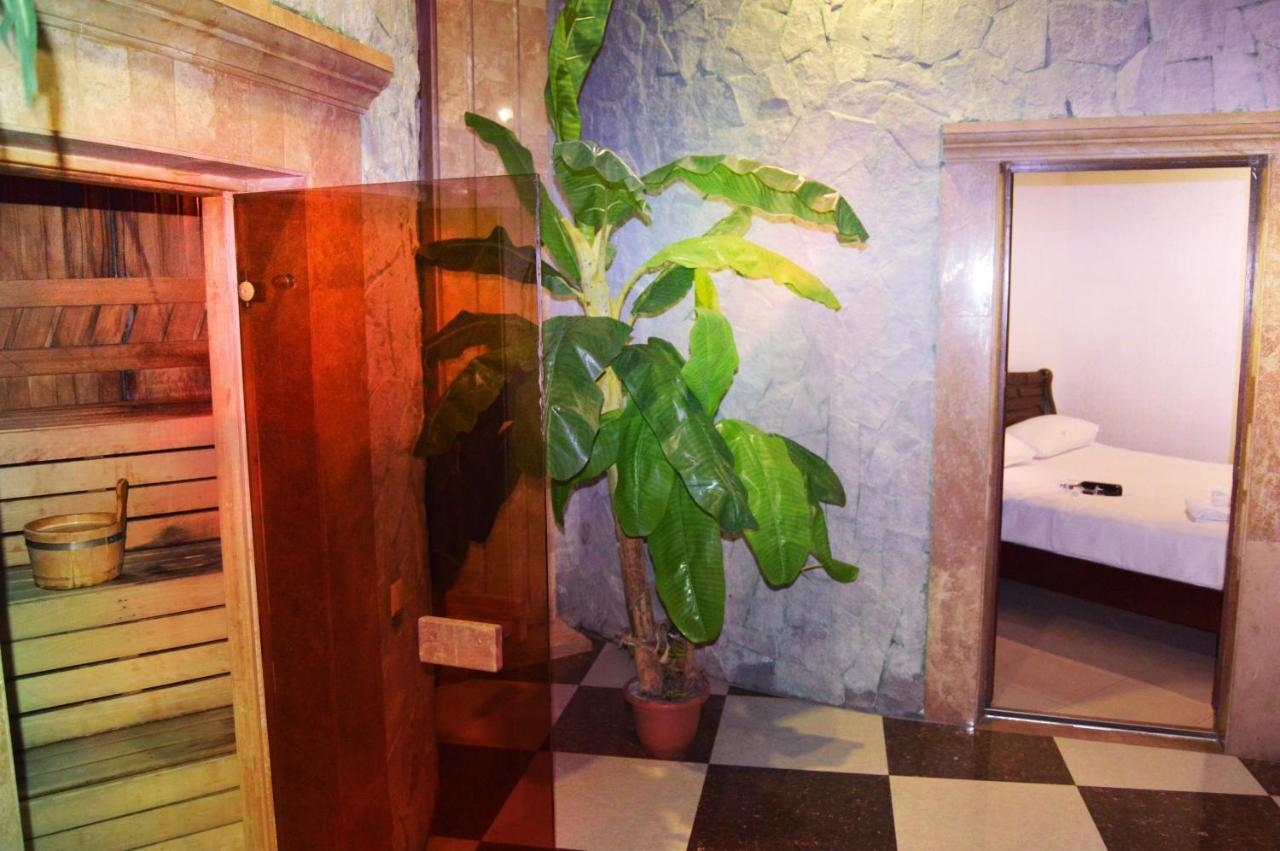 Sochi Plaza Hotel エレバン エクステリア 写真